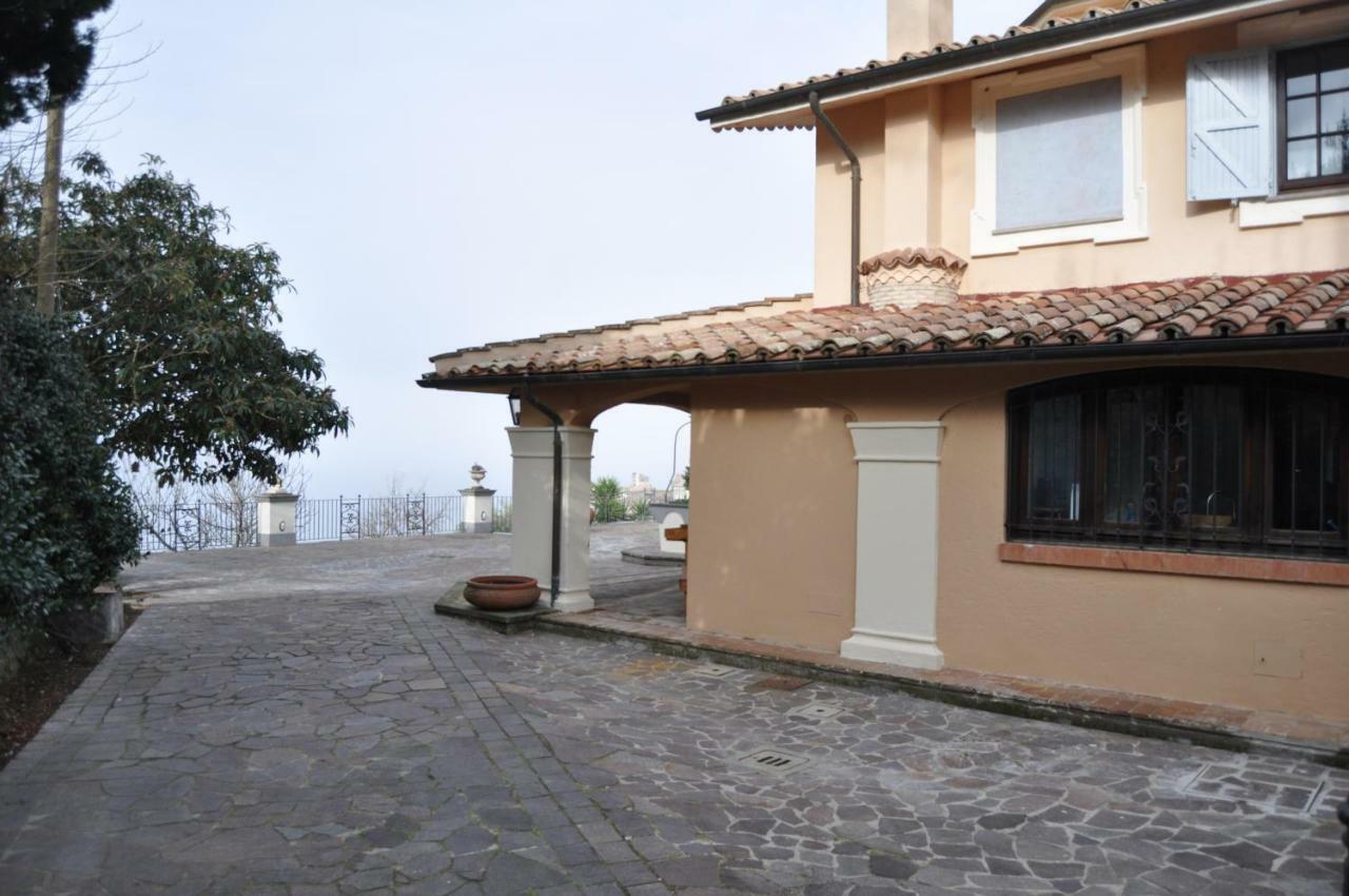 La Villa Di Augusto Anguillara Sabazia Eksteriør billede