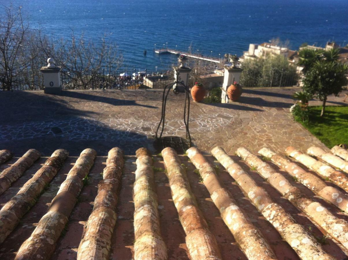 La Villa Di Augusto Anguillara Sabazia Eksteriør billede